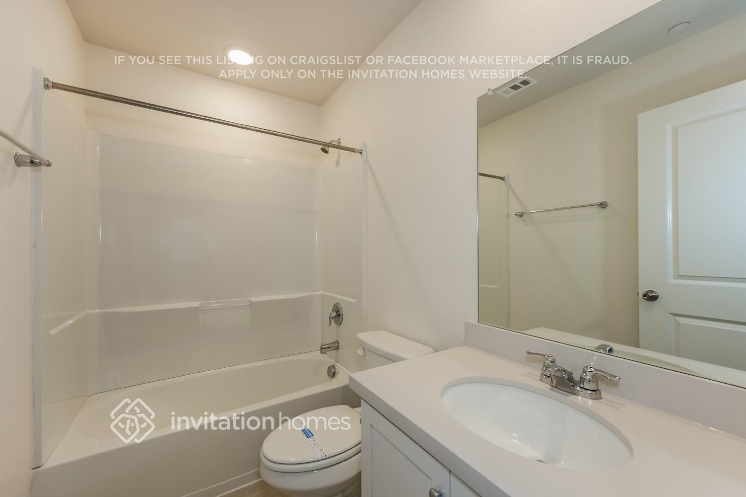 Building Photo - 812 Bonnet Trl