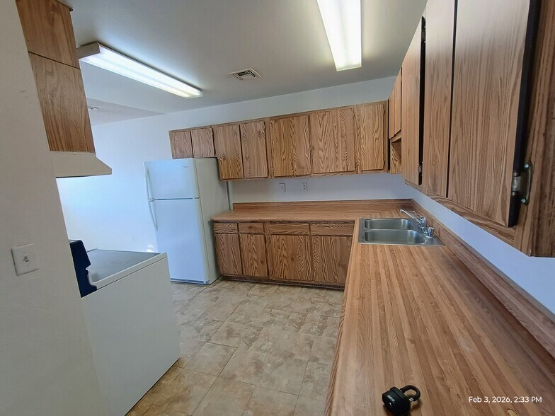 Building Photo - 6228 Ilanos Ln