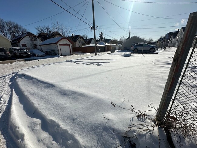 Building Photo - Large Open Concept 5BR/2BA Rent to Own Home