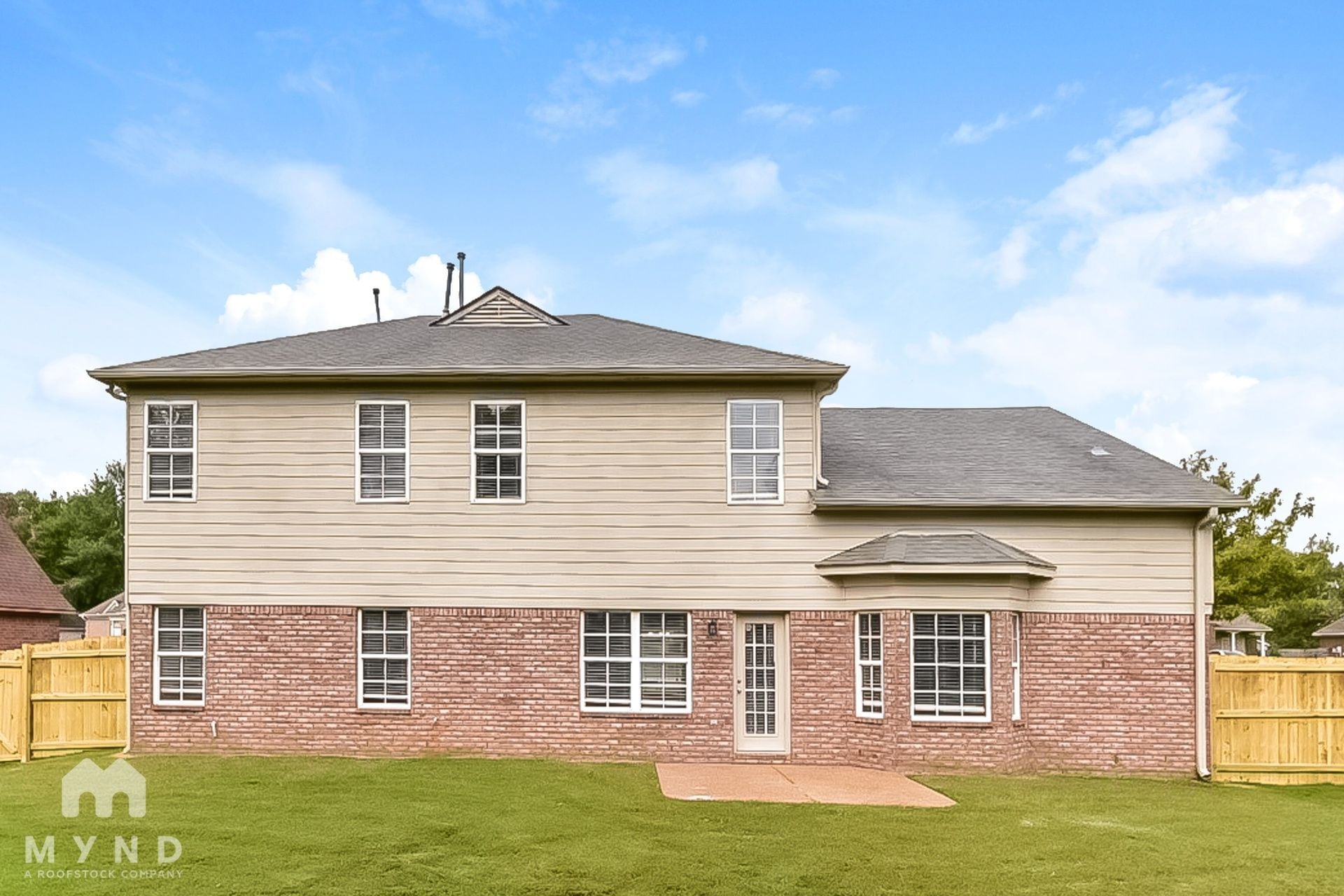 Building Photo - 4050 Sidlehill Dr