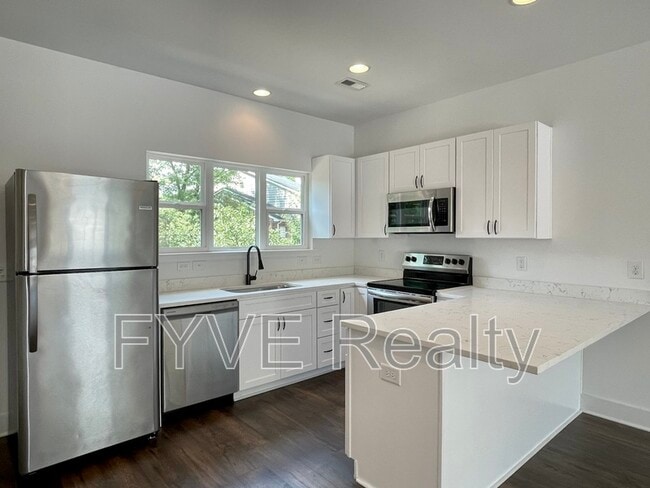 Building Photo - 300 Stewarts Ferry Pike