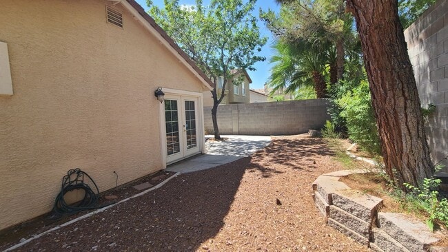 Building Photo - 1413 Iron Springs Dr