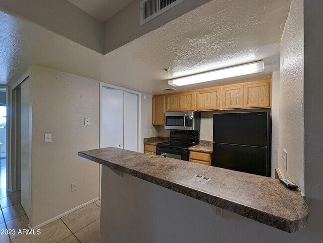 Building Photo - 12123 W Bell Rd