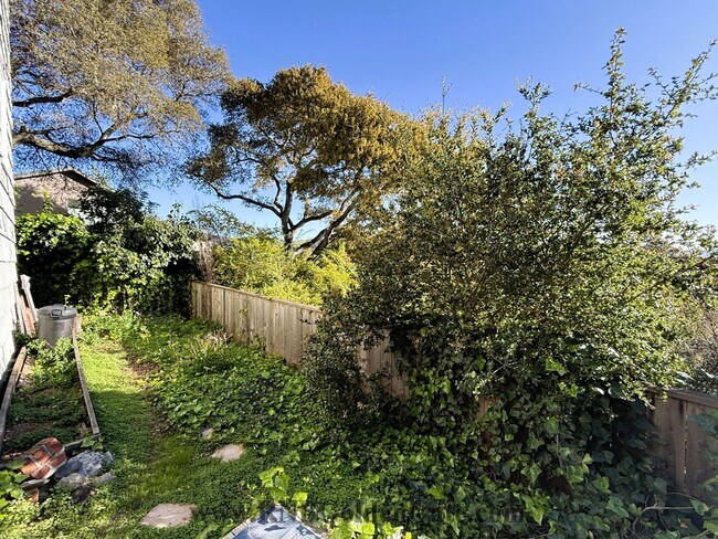 Building Photo - 132 Bella Vista Ave