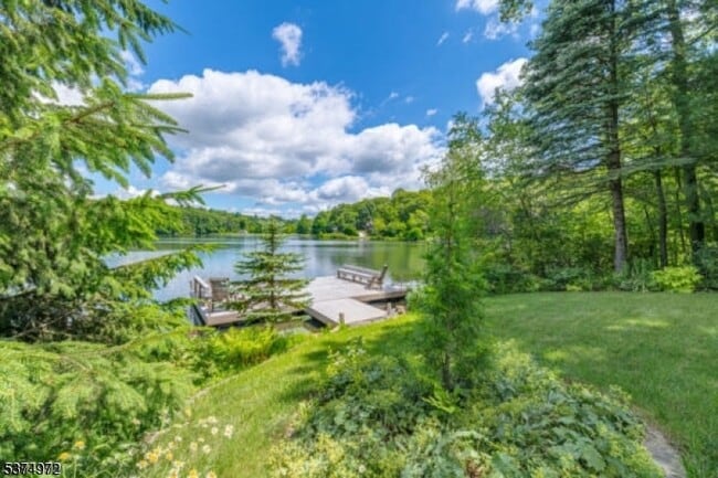Building Photo - 523 Upper Highland Lakes Dr