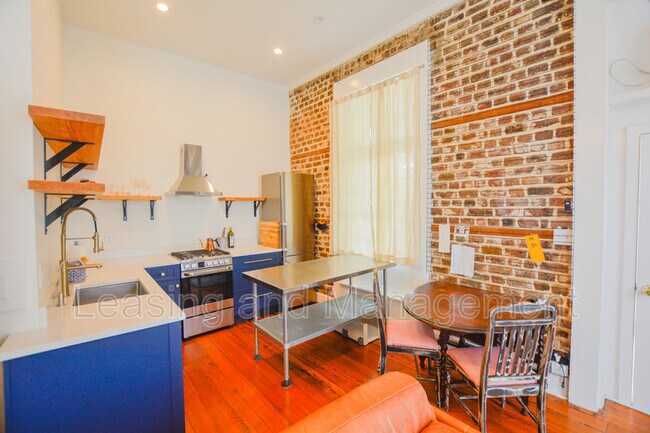 Building Photo - 53 Hasell St