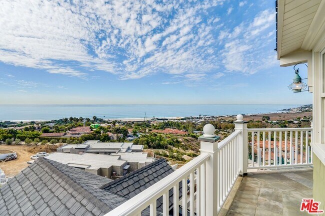 Building Photo - 6277 Sea Star Dr