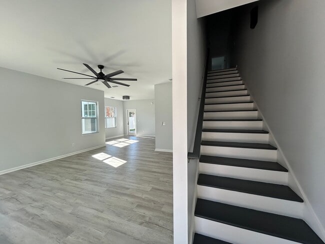 Building Photo - 2022 Trimble Rd