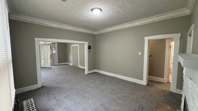 Building Photo - 1114 Azalia St