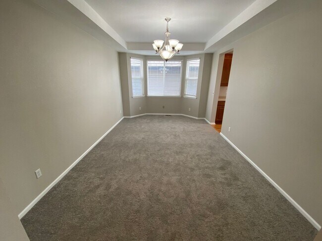 Building Photo - Spacious Home in Horizon Estates