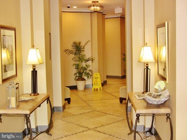 Building Photo - 1220 N Fillmore St