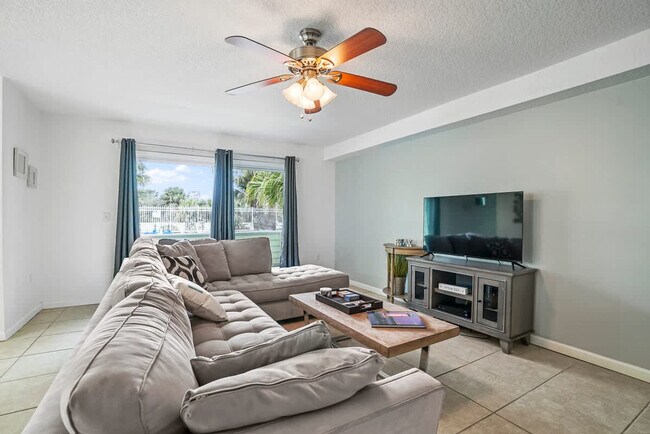 Building Photo - 6301 A1A S