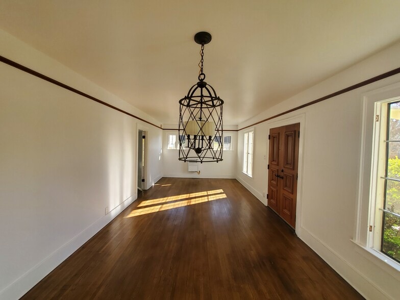 Building Photo - 2666 Cimarron St