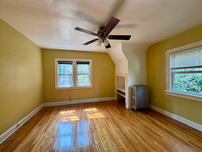 Building Photo - 3403 Dellwood Rd