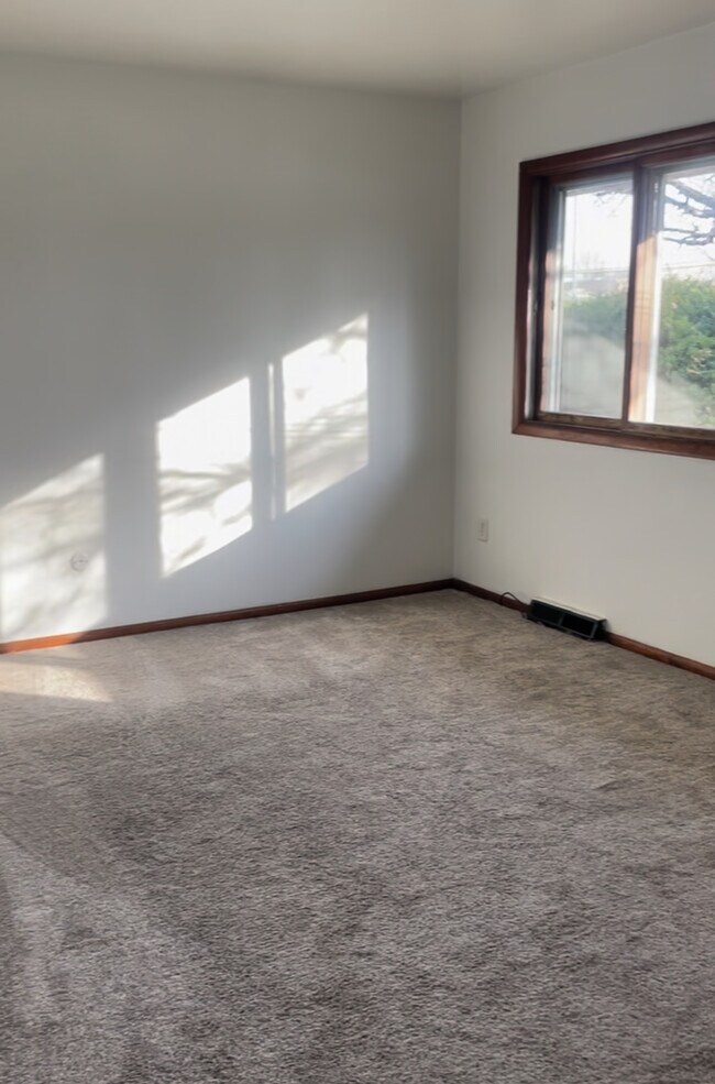 Building Photo - 5812 SW 12th St