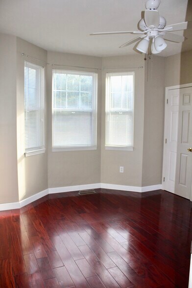 Building Photo - 1233 Eagle Pointe Dr