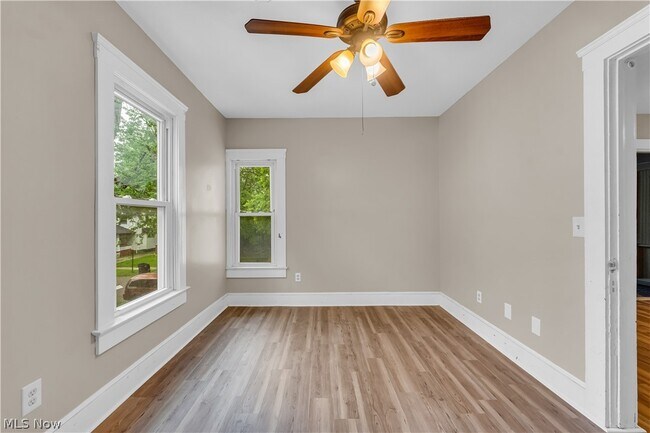 Building Photo - 2050 W 83rd St