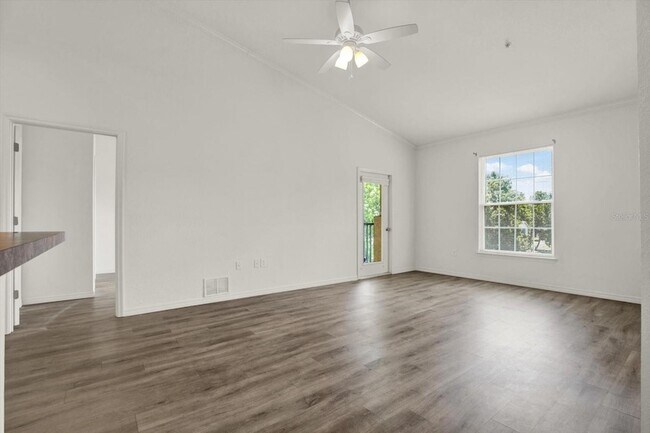 Building Photo - 10201 Courtney Palms Blvd