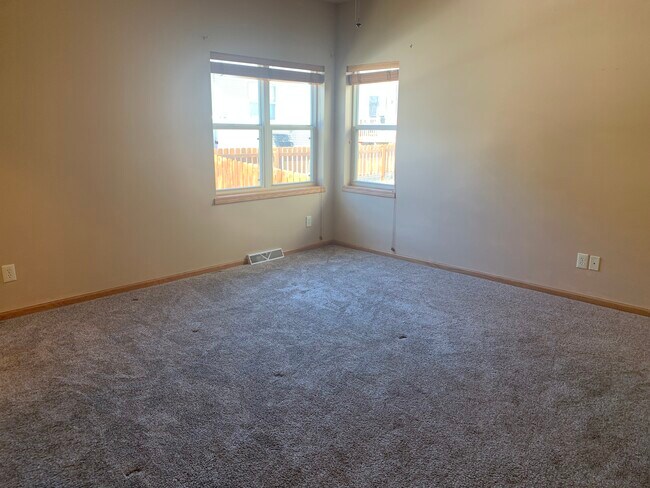 Building Photo - 238 Wind Stone Dr