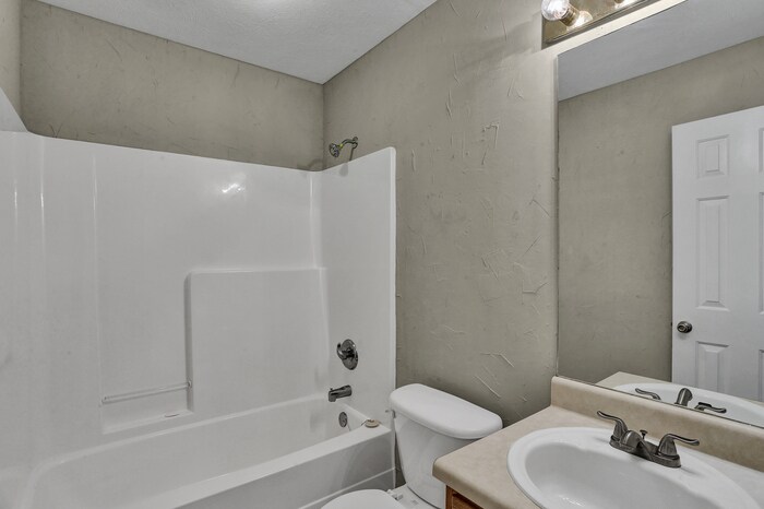 Building Photo - 4340 Blaine Cir