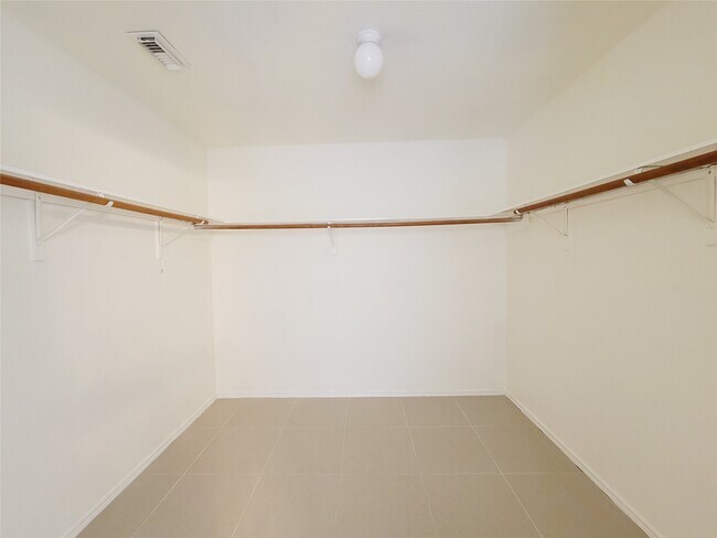 Building Photo - 3807 Brook Garden Ln