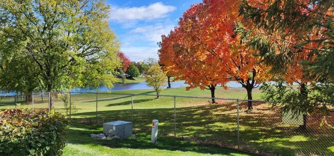 Building Photo - 1911 Windsong Dr