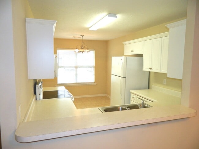 Building Photo - 2014 Kennesaw Way