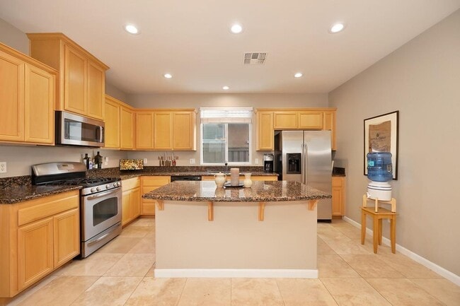 Building Photo - 4521-4523 Saturn St