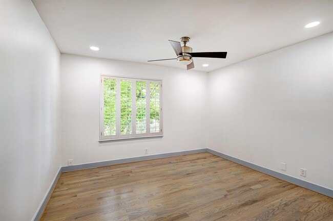 Building Photo - 338 Litchfield Ln