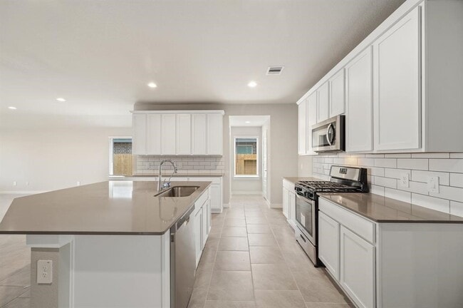 Building Photo - 29422 Pikes Peak Dr