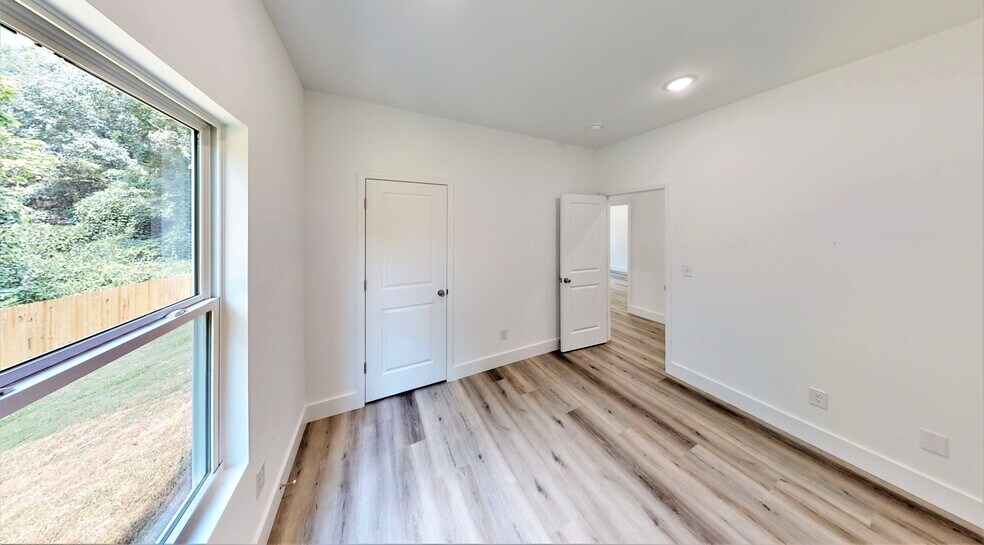Building Photo - 436 Blume Rd