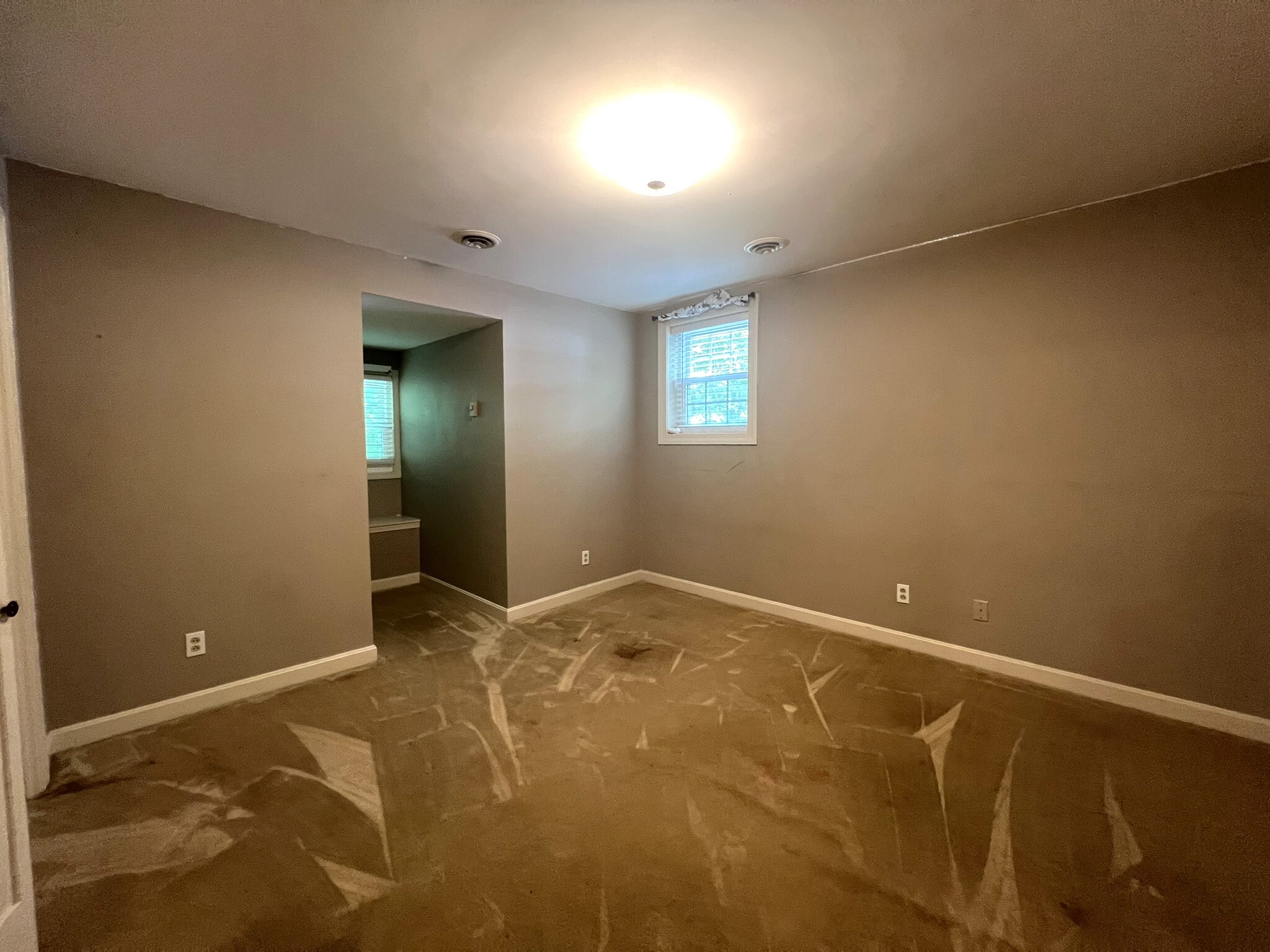 Building Photo - 1075 Woodland Ave
