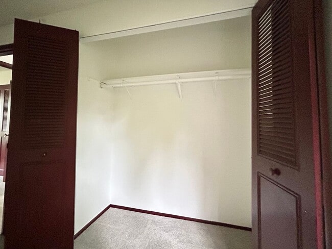 Building Photo - Bright and Open 3 Bed, 1 Bath House!