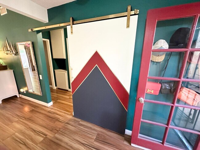 Building Photo - 386 N IronPike Cir