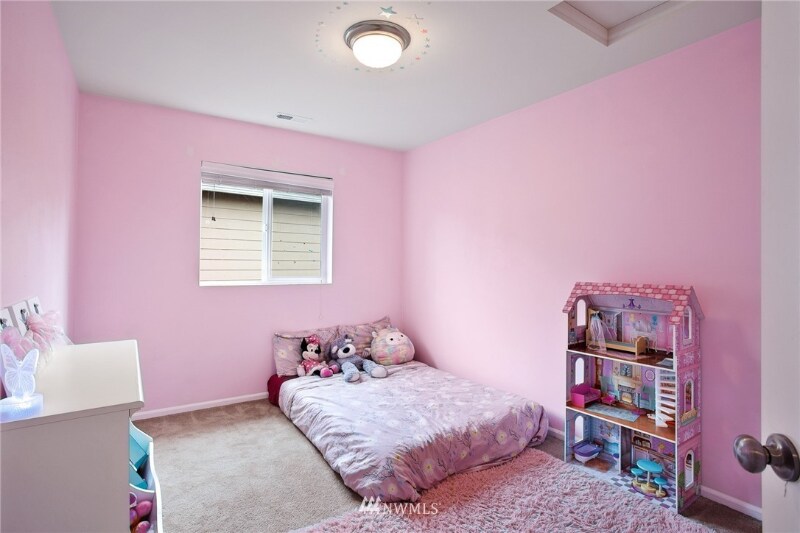 Building Photo - 4703 Strathmore Cir SW