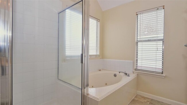 Building Photo - 4214 Oakland Falls Dr