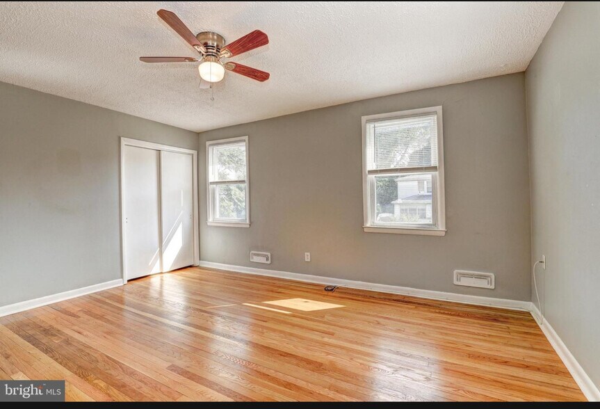 Building Photo - 4506 Furley Ave