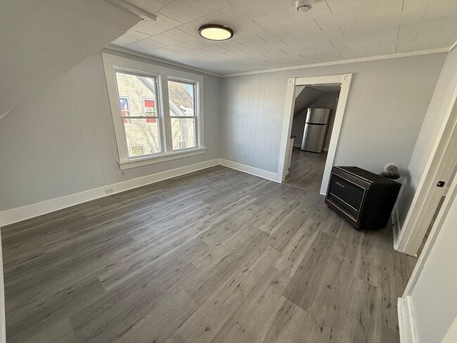 Building Photo - 61 Goddard St