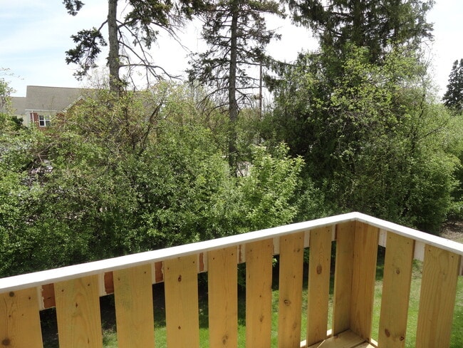 Building Photo - 458 Thornhill Ln