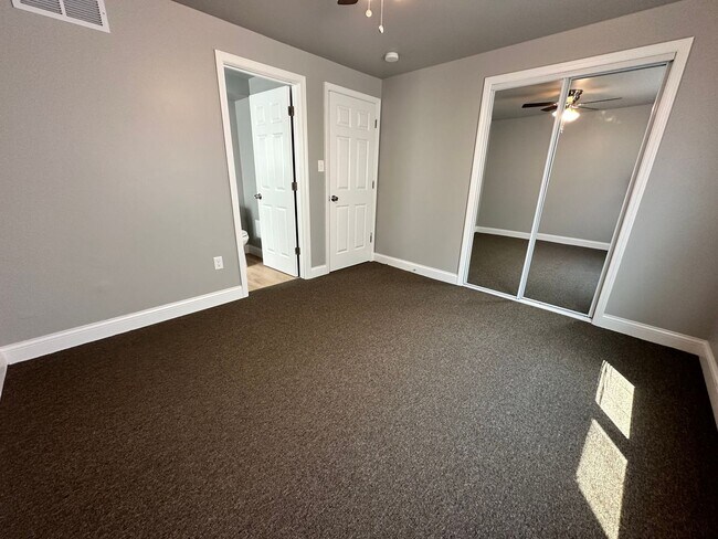 Building Photo - 207 E 37th Ave