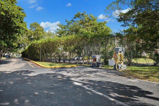 Building Photo - 371 NW 87th Terrace