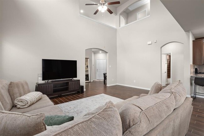 Building Photo - 13202 Villa Sola Dr