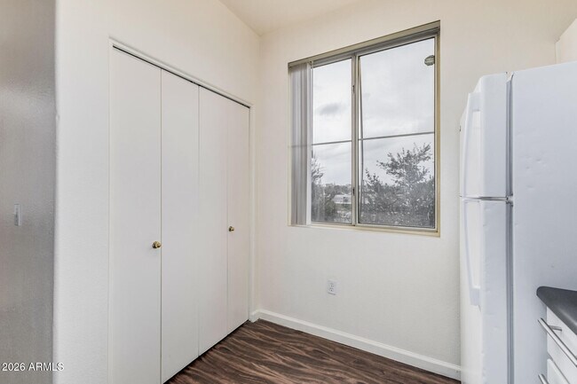 Building Photo - 3302 N 7th St