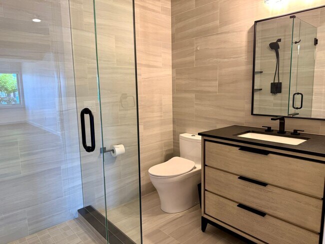 Building Photo - Stunning completely remodeled waterfront P...