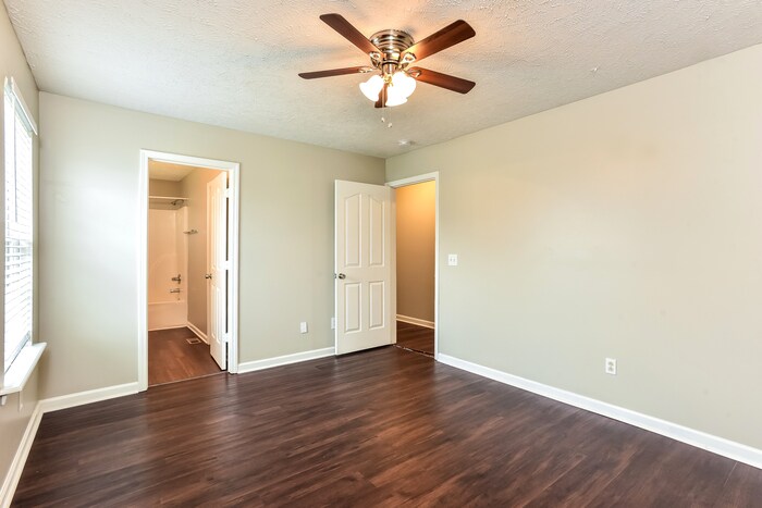 Building Photo - 503 Dunhill Ct