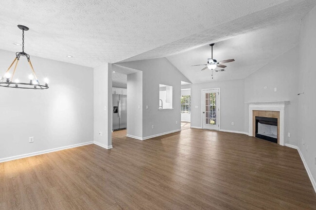 Building Photo - 3 Bedroom Ranch in Golf Cart Area of Senoia