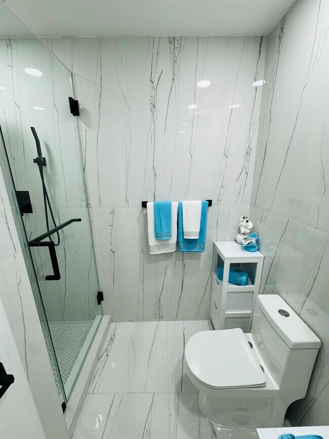 Building Photo - 364 Flanders Dr