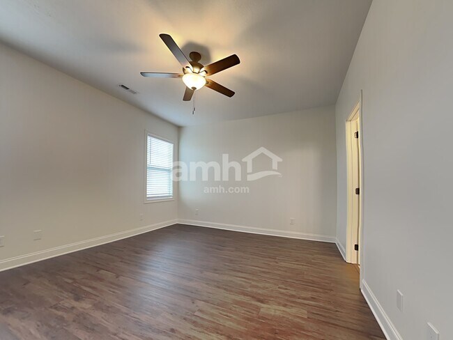 Building Photo - 1016 Carter Ridge Dr