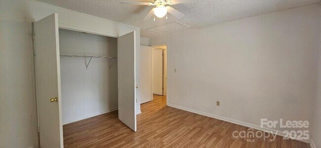Building Photo - 8106 Tamalpais Ct