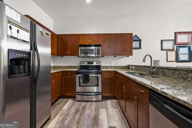 Building Photo - 870 Mayson Turner Rd NW